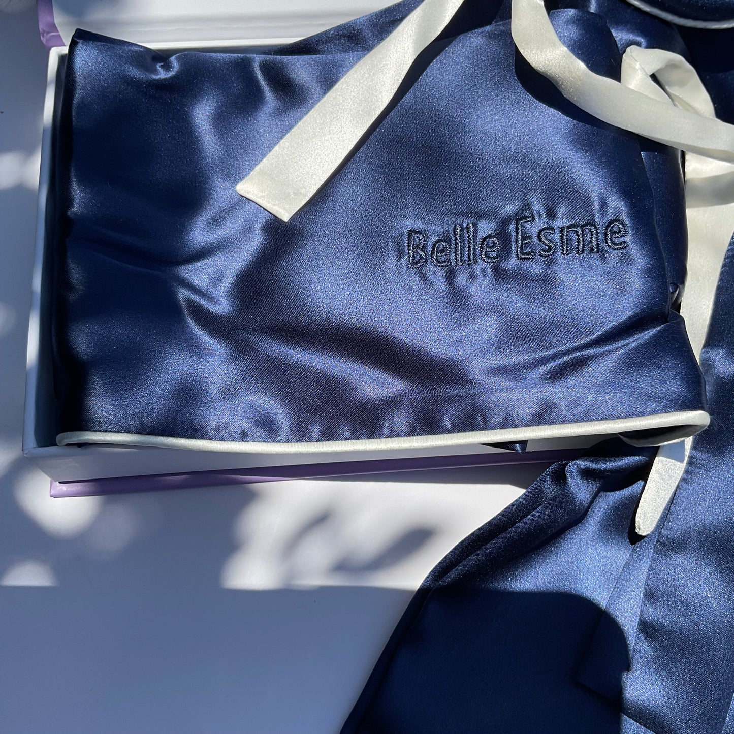 100% Mulberry Silk Pillowcase - Navy with White Piping