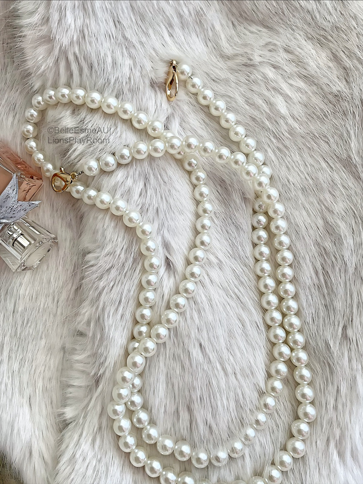 Catherine White Wedding Clutch, Bridal Bag. Pearls Beads Rhinestons Charming Bag.