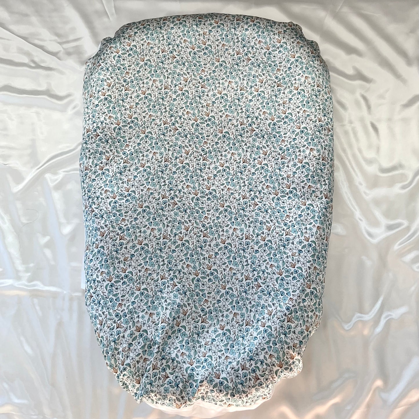 Mulberry Silk Baby Lounger Cover/ Bassinet Sheet - Ditsy Blue Winter