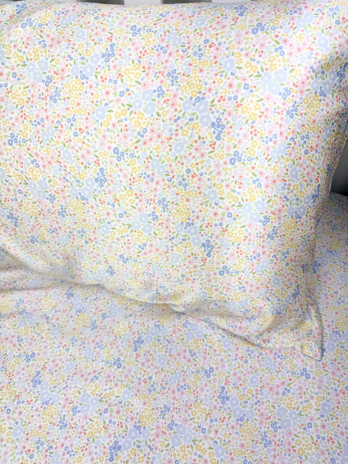 100% Mulberry Silk Pillowcase - Spring Meadow Blooms